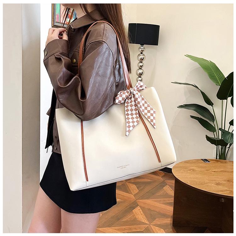 

Women s Vintage Tote Bag 2025 Model - Large Capacity, Solid Color Shoulder Handbag with Silk Scarf One size