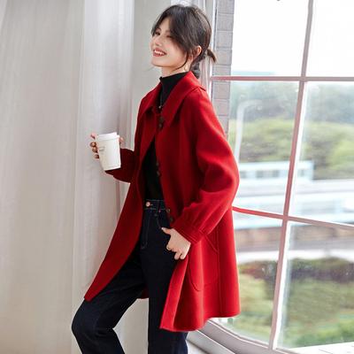 Roter Retro-Wollmantel Neuer Stil Trendiger Puppenkragen A-Linienförmiger Lockerer Wollmantel für Damen