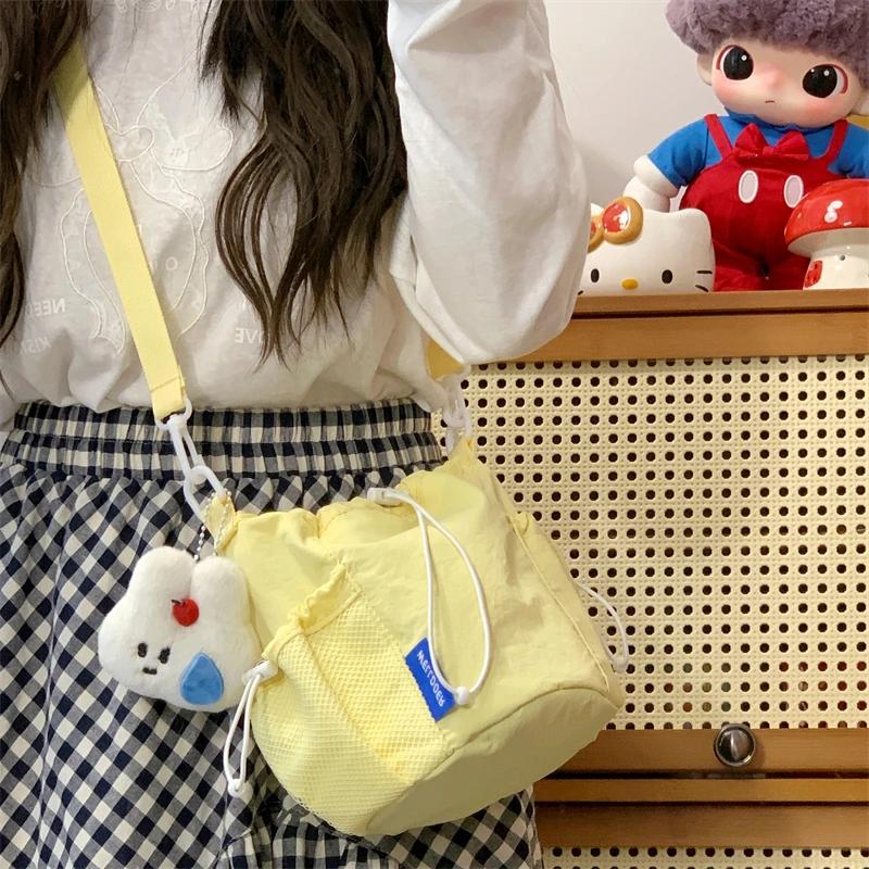 Neue String-Nylon-Reißverschluss-Einfarbige Umhängetaschen Vielseitige Pendler-Crossbody-Taschen 2026 Hochwertige Ccise-Taschen für Damen