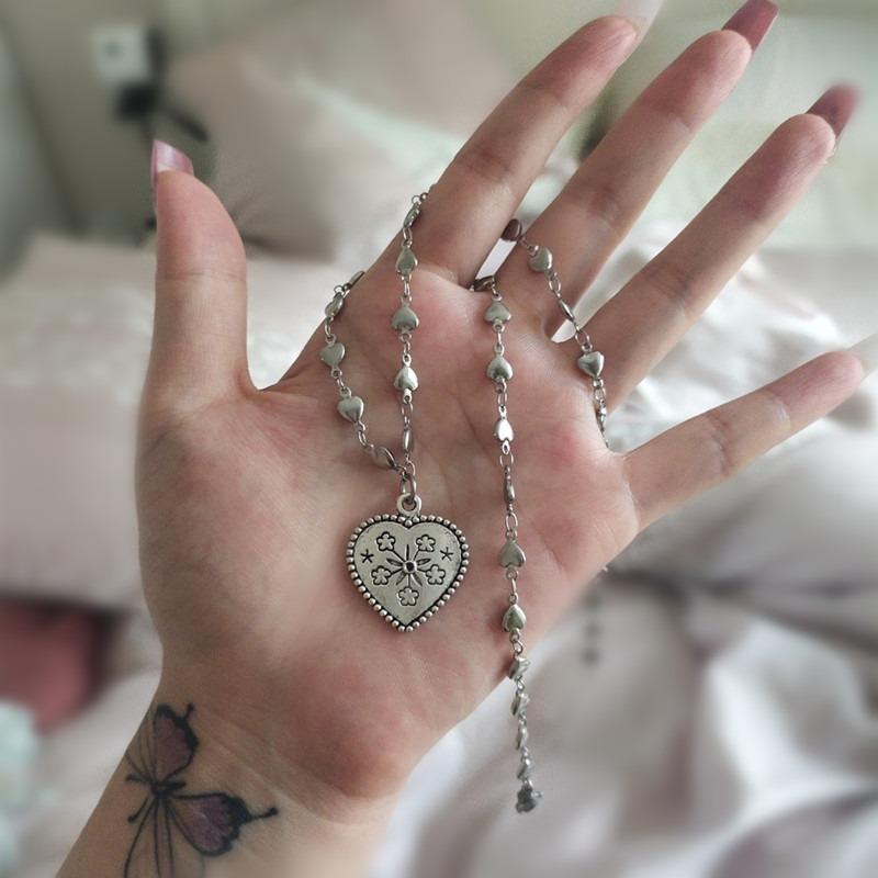 Retro Vintage Heart Necklace for Women Sweet Cool Style Geometric Pendant Lockbone Chain Quality Neck Chain Alloy Material