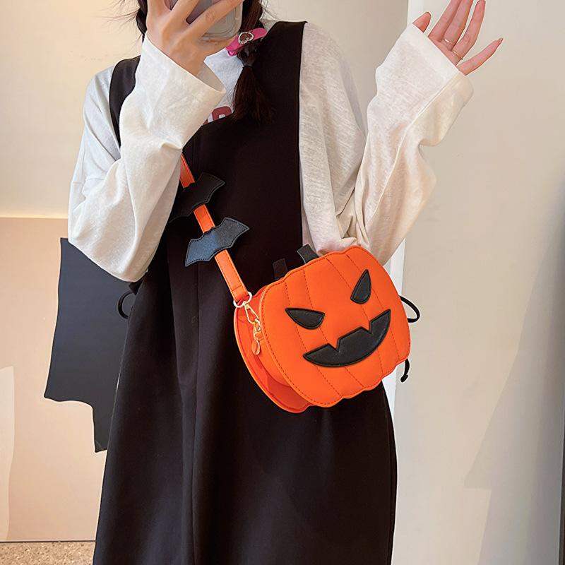 Halloween dýňová crossbody kabelka pro ženy Novinka dýňová kabelka Halloween ďábelská taška přes rameno Vtipná crossbody kabelka z umělé kůže Roztomilé kreslené tašky