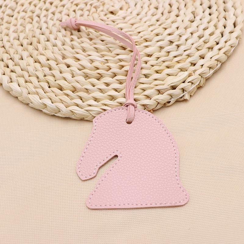 

Модный кожаный милый креативный персонализированный брелок в виде головы лошади для дам, рюкзака, подвески, сумки, аксессуары розовый