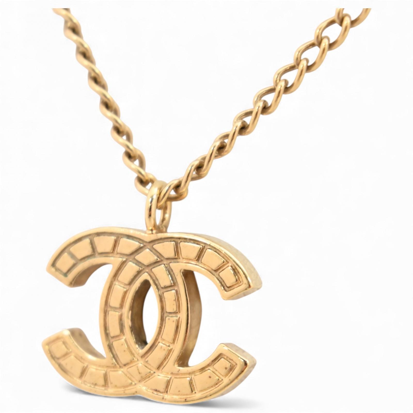

Auth CHANEL Coco Mark Necklace Pendant Gold ch4640gh Used