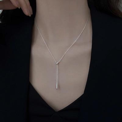 Collar de gota de agua de plata esterlina 925 Cadena de clavícula femenina Diseño de interés especial de lujo ligero Collar estilo simple y frío
