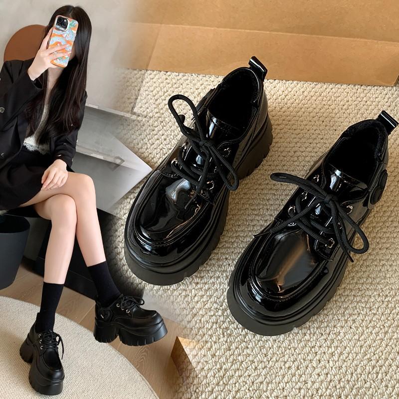 

Осенние новые модные бархатные туфли на толстой подошве, увеличивающие рост, на шнуровке, в студенческом стиле, из маленькой кожи 35