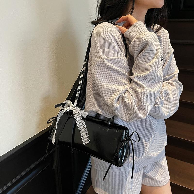 Large-capacity Bag Women's Spring and Summer Niche Design 2025 New Casual Simple Shoulder Underarm Bag Commuter Baguette Bag
