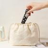 New Vintage Flower Makeup Bag Large Capacity Drawstring Wash Pouch Handbag Quilted Bag Female
