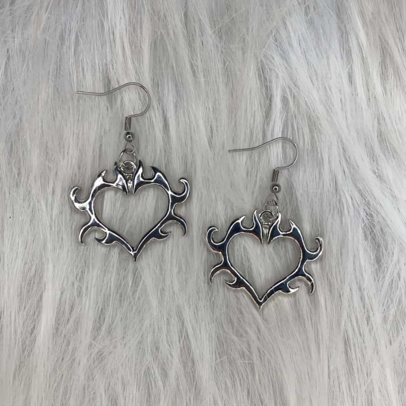 Women's Flame Heart Hollow Earrings - Exaggerated Niche Punk Style Jewelry