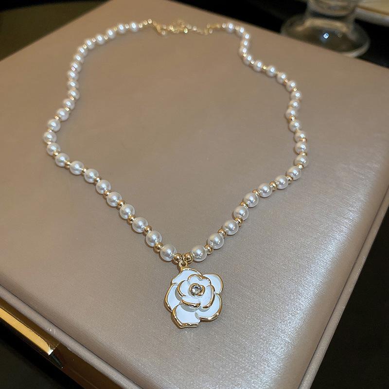 French retro artificial opal love flower pearl necklace collarbone chain Korean necklace women