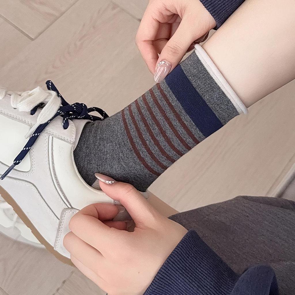 Women's Striped Mid-Calf Cotton Socks: Trendy Rolled-Edge Retro Japanese Color Block for Spring, Autumn, and Winter