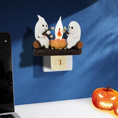 Spoku ugunskura mirgojoša nakts gaisma Helovīna 3D multfilma Spoku LED viltota ugunskura lampa Mājas biroja dekorēšana Bērnu draugi ģimenes festivāla dāvana