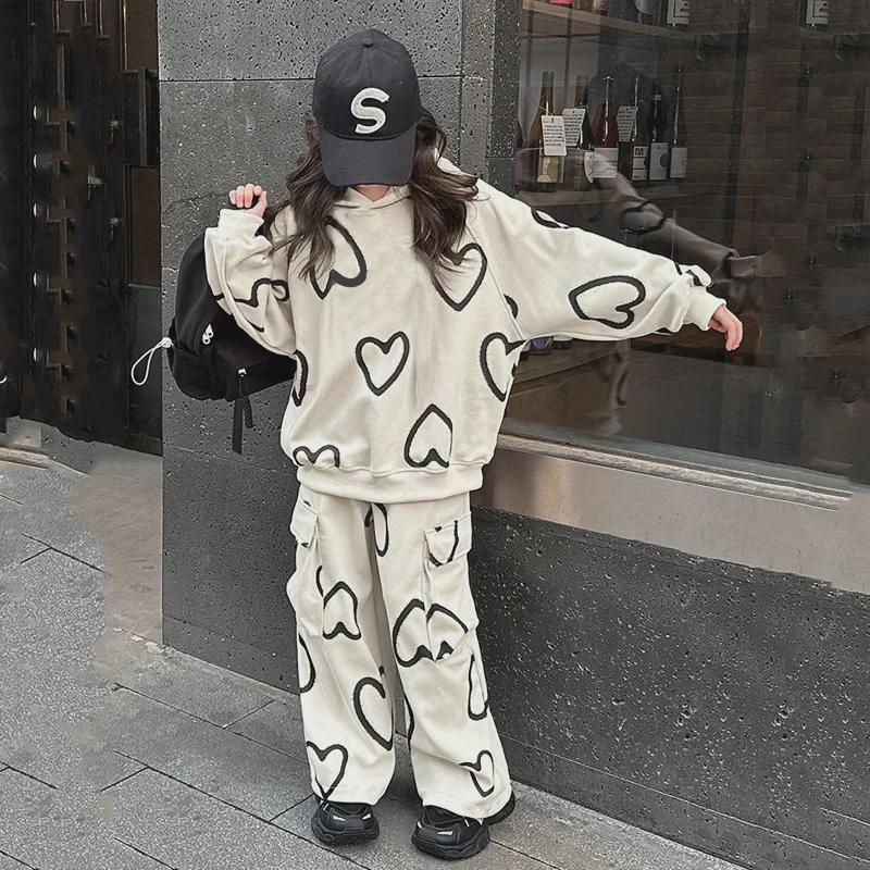 

Детский комплект из модной толстовки с принтом и спортивных штанов на осень/зиму — повседневная спортивная одежда для мальчиков и девочек. 150 cm