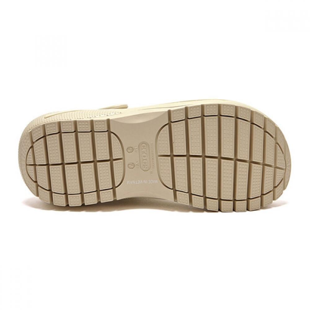 Crocs Classic Mega Crush Sandal Slipper