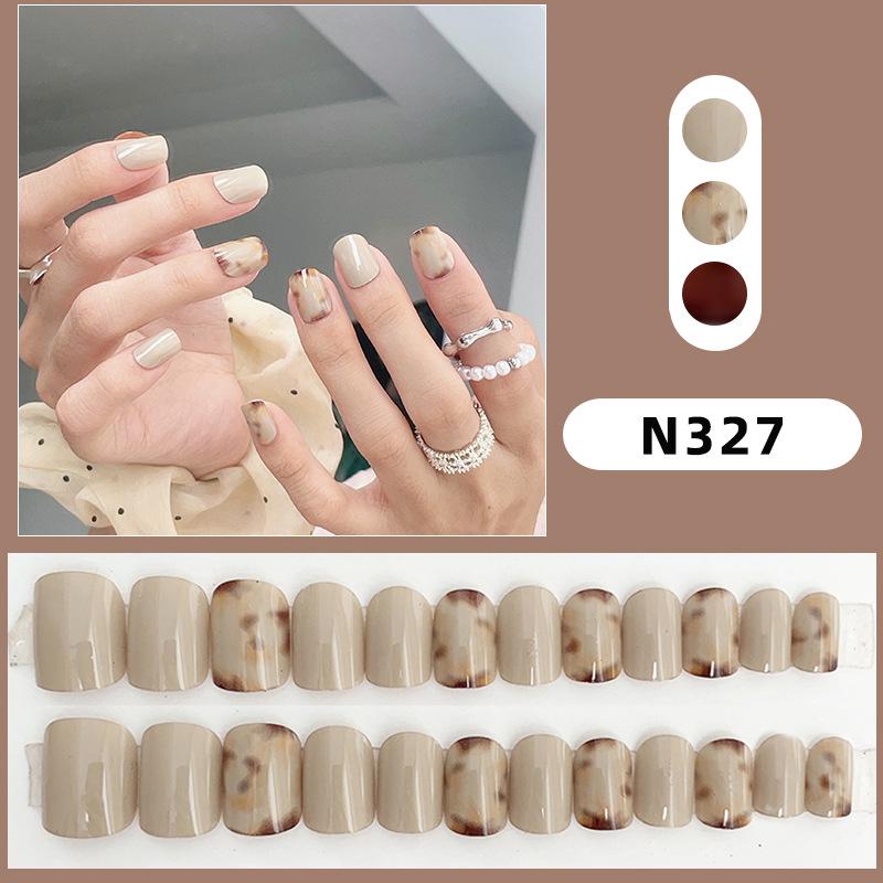 

Ombre Amber Short Removable Fake Nails - Gentle Manicure Whitening Nail Pieces