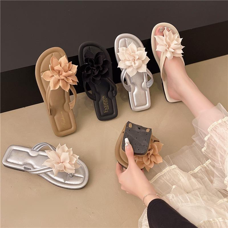 Seaside Vacation Wind Toe Flower Flip-flops Women's Flat-bottomed Cool Slippers Wear Non-slip Beach Shoes Summer