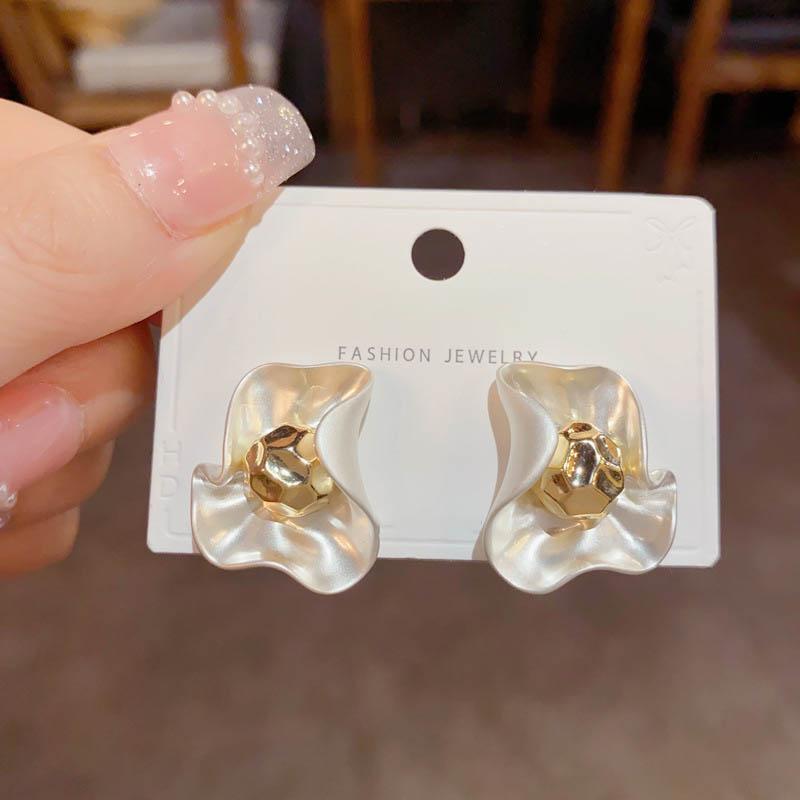 Silver Color Petals Flower Stud Earrings for Women Fashion Irregular Golden Bud Flower Earing Jewelry Accessories