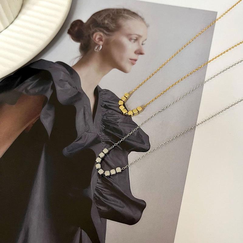 Small Square Necklace for Women's Clavicle Chain Broken Pendant New Style Trendy Luxury