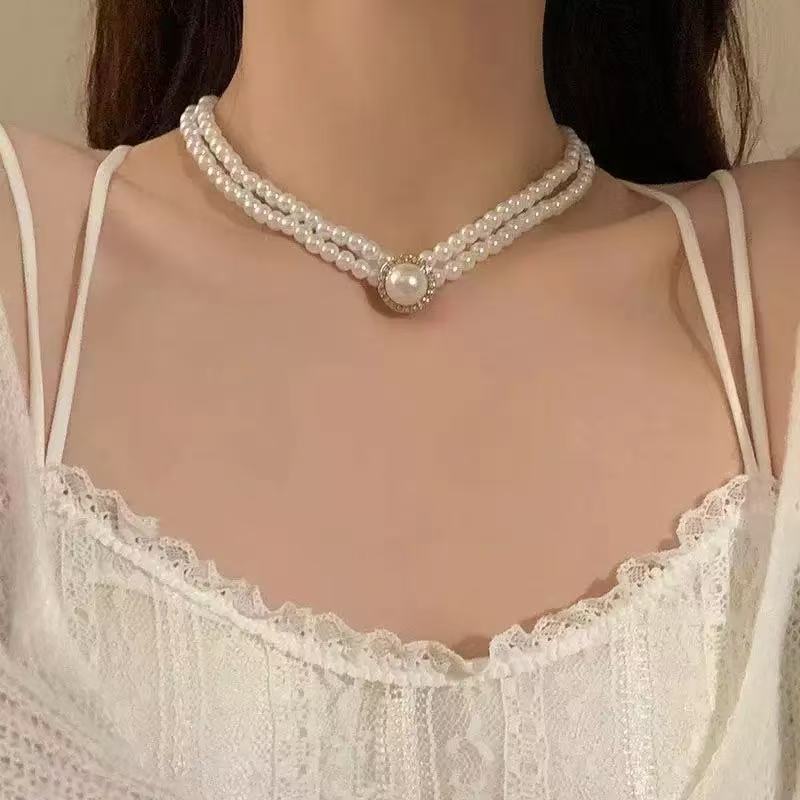 Summer Does Not Fade Pearl Jewelry Necklace Women's Light Luxury High-end Collarbone Chain Niche Design Versatile Pendant