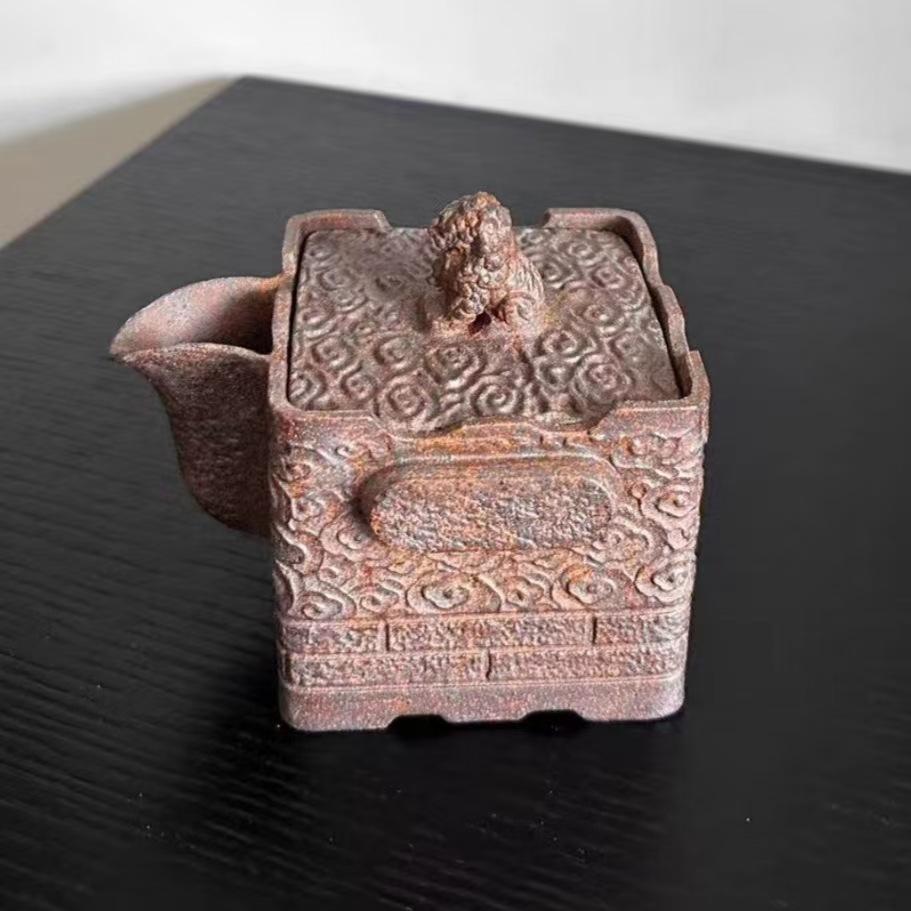 

170ml Luxury Yixing Purple Clay Teapot Handmade Square Auspicious Beast Pot Raw Ore Wood-fired Porcelain Mud Kettle Zisha Teaset