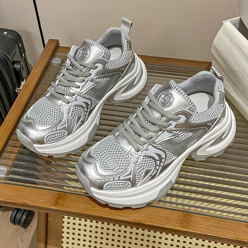 

Белый Олень те же серебристые папины кроссовки для женщин 2025 лето сетчатые дышащие универсальные толстая подошва увеличивающие рост повседневные спортивные кроссовки тренд 40
