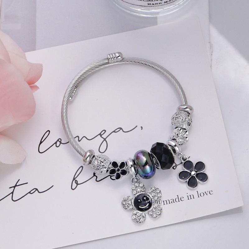 

Adjustable Smiley Face Flower Pendant Bracelet Stainless Steel Diamond Design Women Fashion Thin Bangle Openable чорний