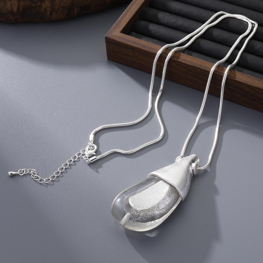 European and American light luxury water drop pendant necklace women's simple fashion metal long sweater chain high-end accessories