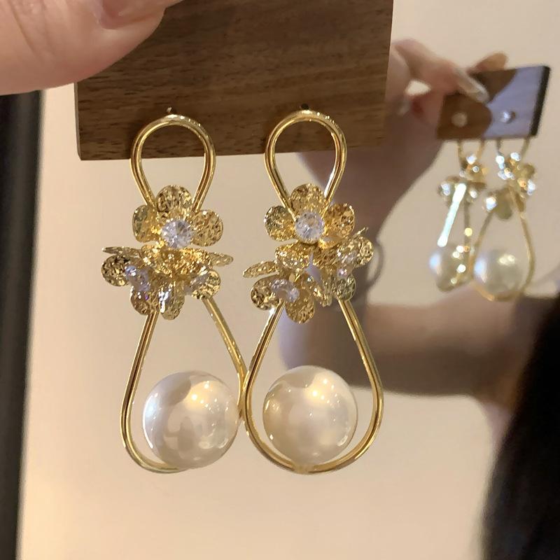Zircon Flower Water Drop Pearl Earrings Exquisite Stud Earrings Light Luxury High Sense Fashion Temperament Earrings Women