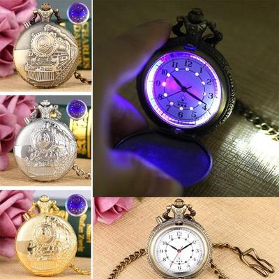 Noctilucent LED Flash Kwarcowy zegarek kieszonkowy Unikalny brąz / srebro / złoto Steampunk Train Locomotive Engine FOB Luminous Chain Watch Luxury Clock