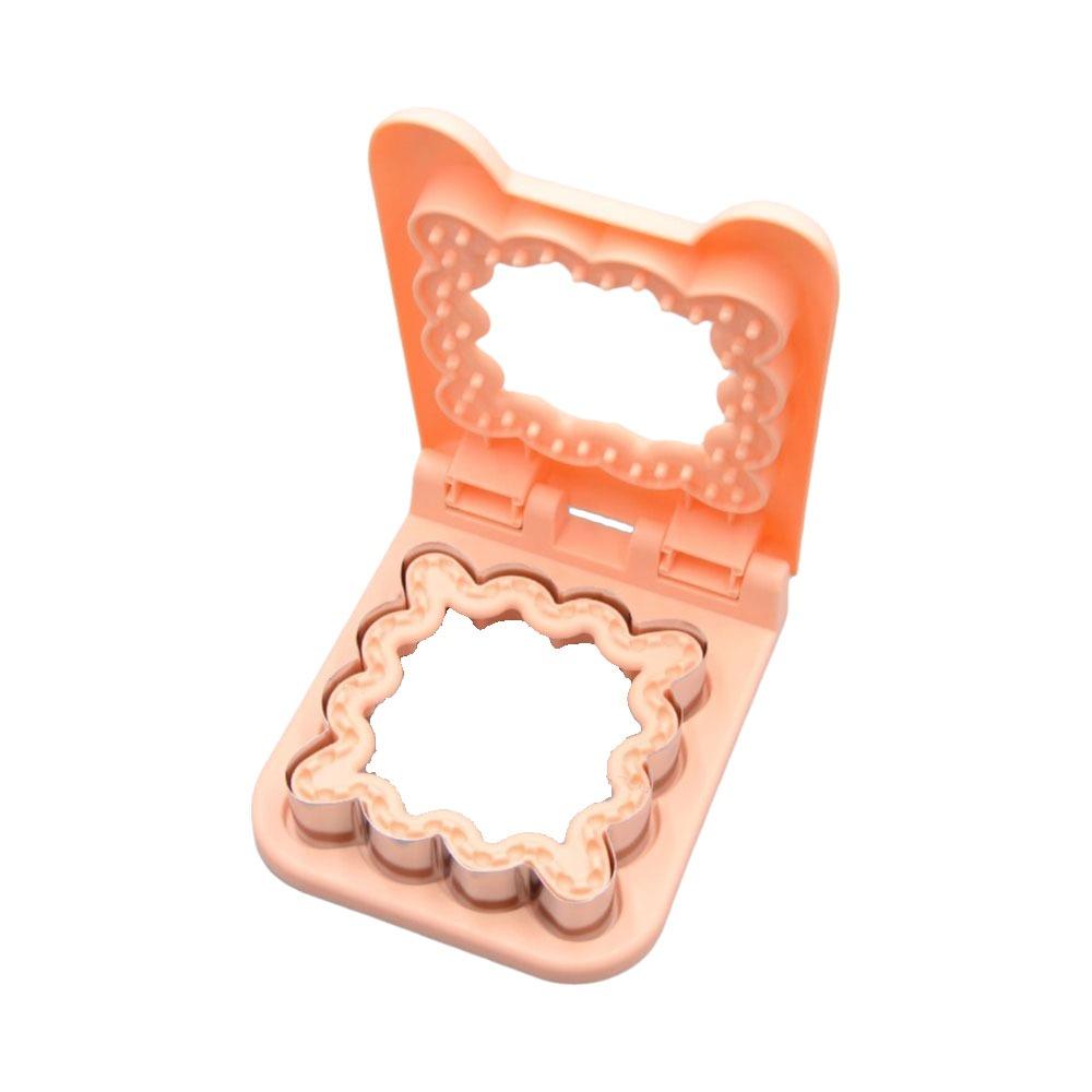 

Durable Stainless Steel DIY Sandwich Cutters Mould Sealer Flip Square Toast Bread Mold Sandwich Cutting Tool for Breakfast рожевими мереживами кольору