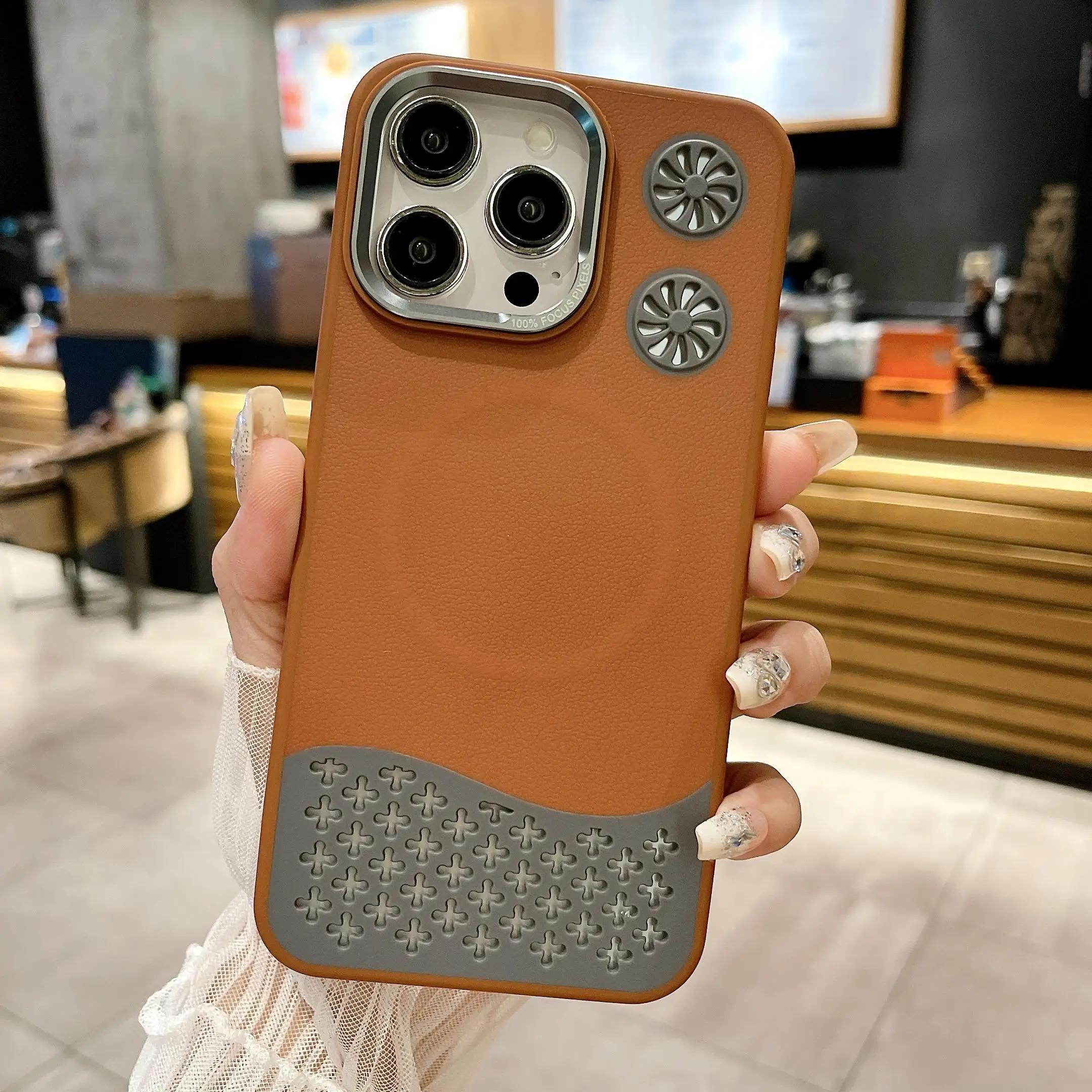 

Роскошный кожаный маленький вентилятор для зарядки и охлаждения телефона чехол для iPhone 16 15 14 13 12 11 Pro Max Plus противоударный чехол для ПК for iPhone 15ProMax