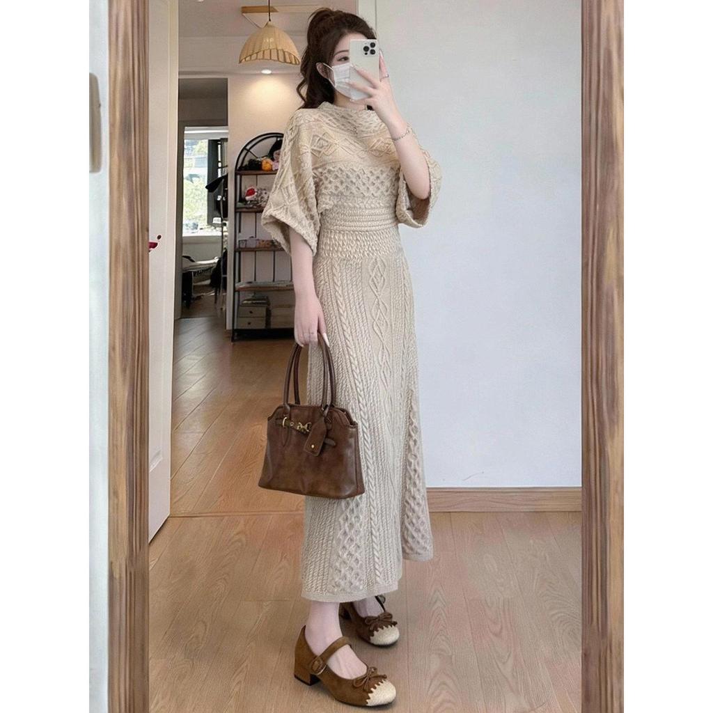 2026 Spring Fashion Long-Sleeve French-Style Knit Maxi Dress with Waist-Cinching for Women