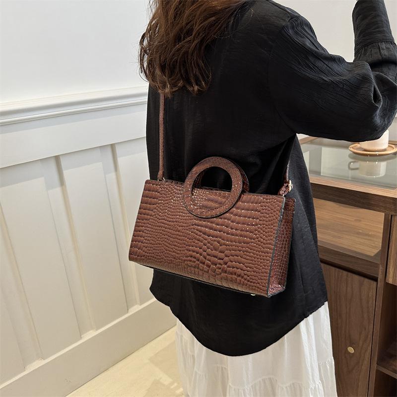 Crocodile Pattern Leisure  New in Large Capacity Commuting Retro Single Shoulder Diagonal Straddle Women's Armpit Hand Bag