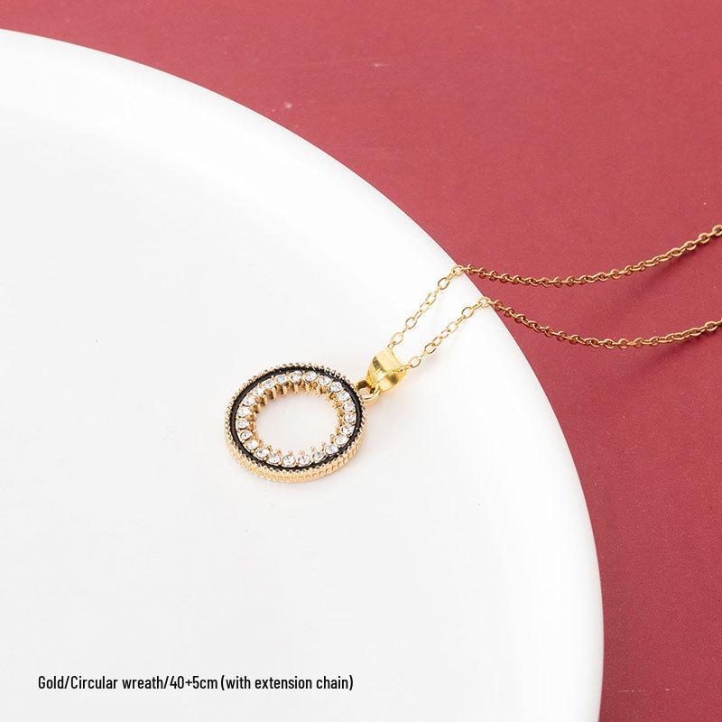 Retro vierblättriges Kleeblatt Schlüsselbeinkette - Damen Anlaufbeständiger Titanstahl Anhänger