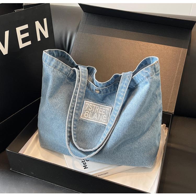 

New denim shoulder bag large capacity shopping bag mother bag literature and art student schoolbag commuter bag ins make-up bag 41*13*30