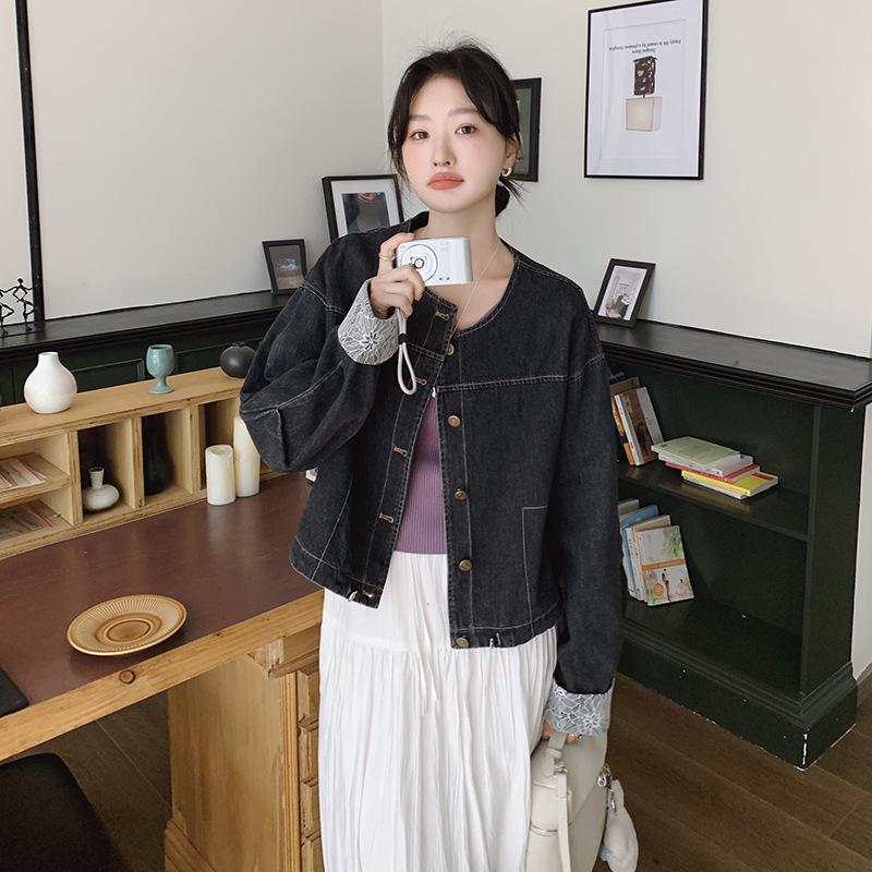 

Женская джинсовая куртка с кружевной отделкой - Мода Весна 2025 M (90-110 Jin) синий