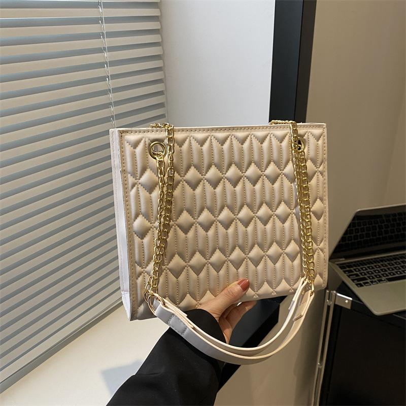 

Large capacity bag women s bag 2024 new trendy fashion Internet celebrity shoulder messenger bag versatile simple chain tote bag білий