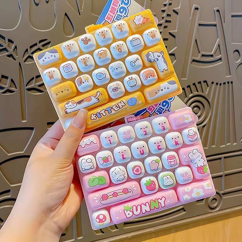 1Pcs Cute Style Keyboard Fidget Toy 26-Key Stress Relief Toy Pendant  for Backpack Bag Pendant