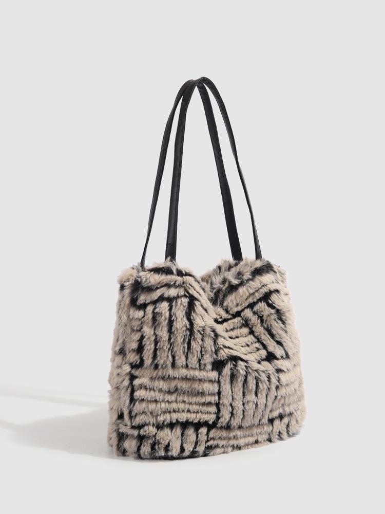 

Bag women s large capacity 2025 new plush tote bag simple casual versatile portable fluffy shoulder bag tide чорний