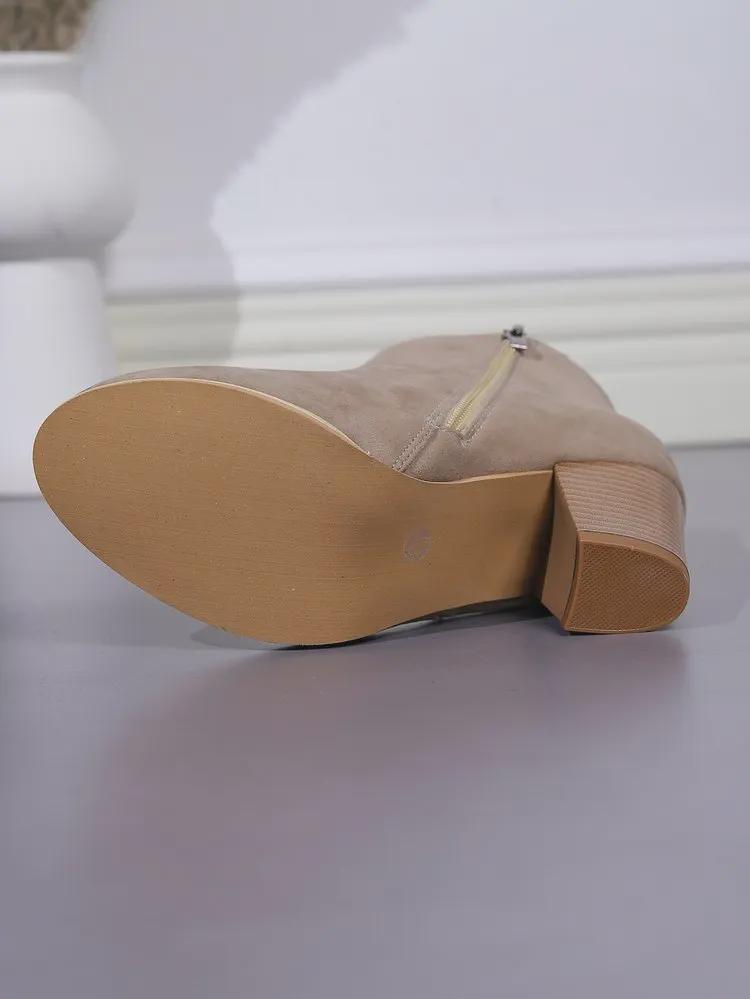 Damenstiefel mit spitzer Zehenpartie und hohem Absatz im koreanischen Stil: Herbst/Winter 2024 Kollektion