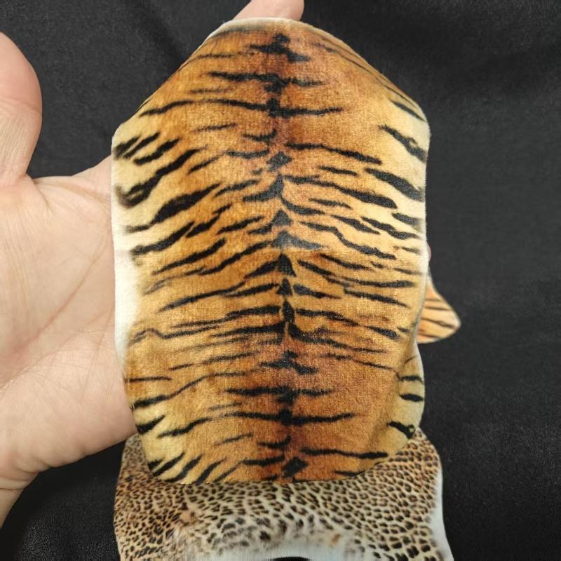 

1шт 1:12 Кукольный домик Миниатюрный Тигровый узор Леопардовый узор Плюшевый ковер Модель Декор спальни гостиной Аксессуары для кукольного домика