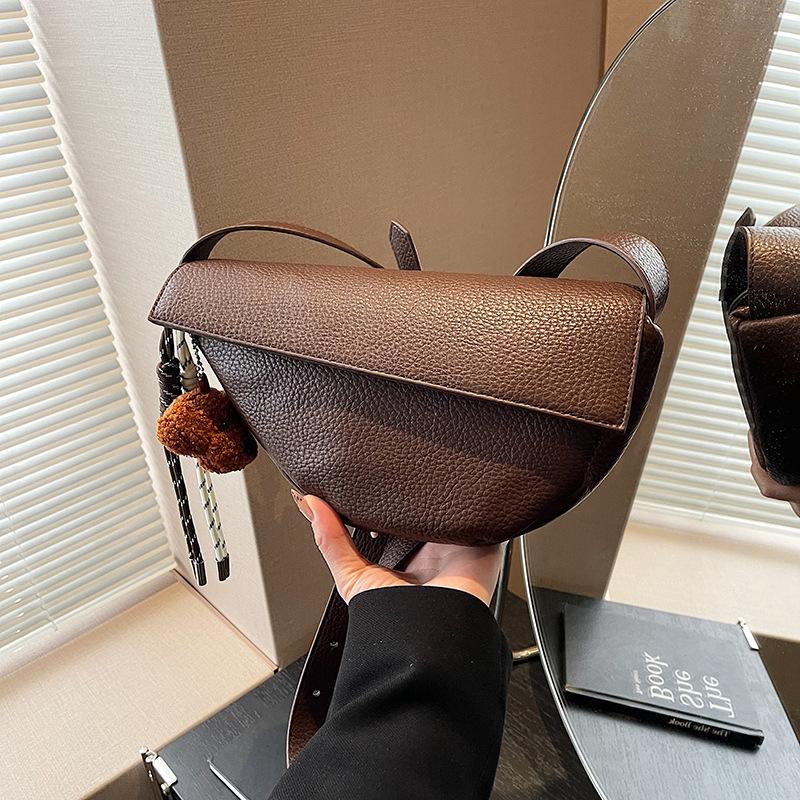 

Высококачественная модная женская сумка, трендовая сумка-седло, повседневная сумка через плечо, легкая роскошная сумка-мессенджер с треугольной сумкой no pendant темно-коричневого
