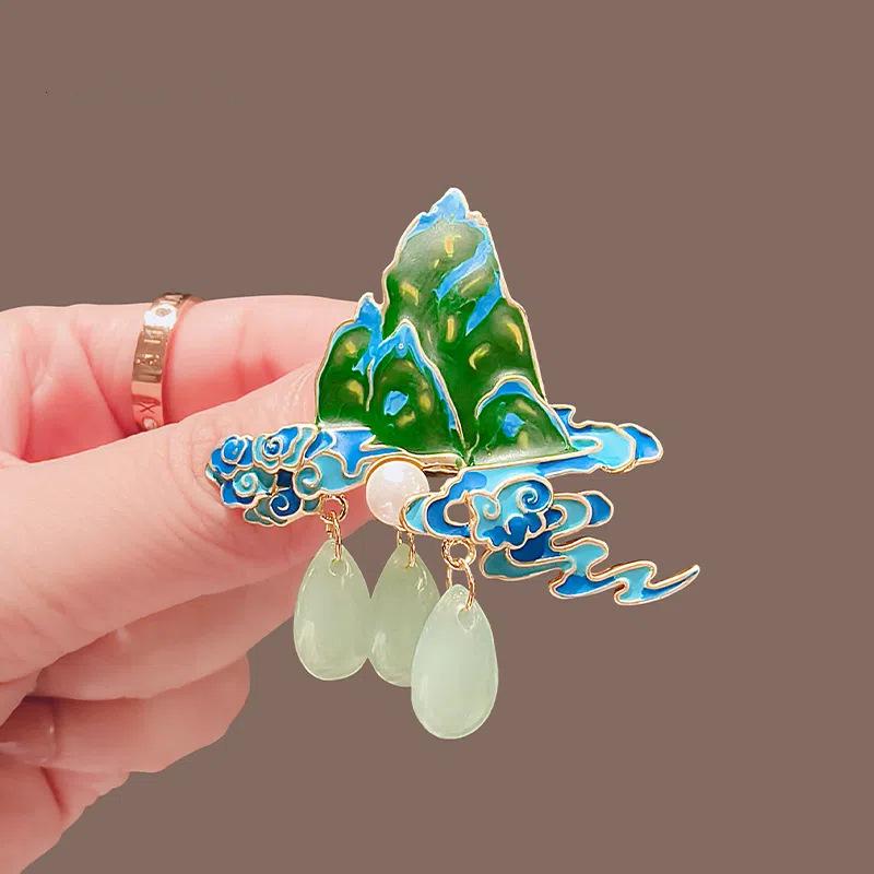 Sunward Growth Sunflower Brooch: Elegant Women's Corsage Pin for College Entrance Suits