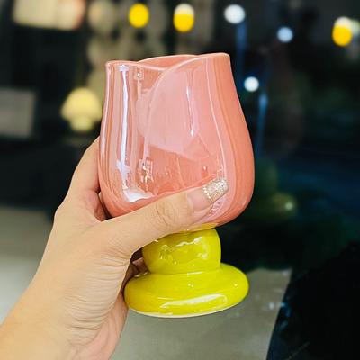 Vysoké estetické standardy pro dívky Keramické highball sklenice ve tvaru květiny Dívčí tulipánové sklenice na vodu Domácí sklenice na víno Šálky na kávu Suvenýry