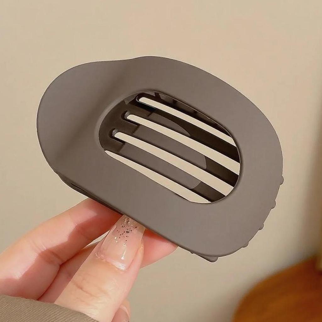 Fashion Oval Hair Claw Clip for Women New Design Leopard Matte Curved Flat Styling Barrettes Hair Accessories