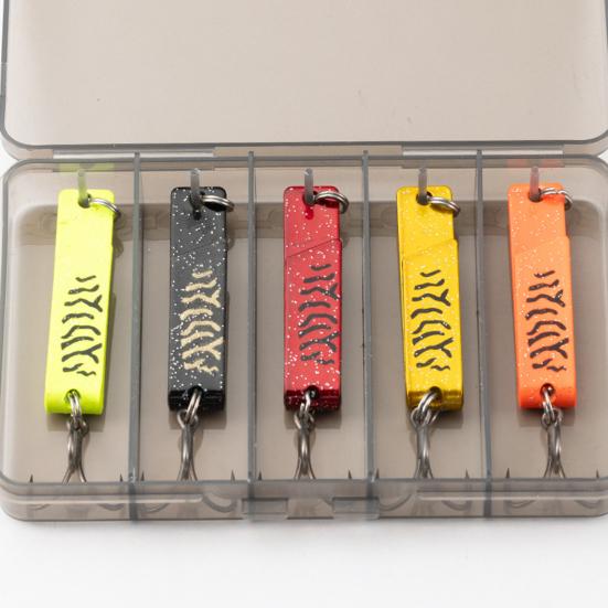 5Pcs Artificial Baits with Treble Hook Vibrant Colors Compact Design