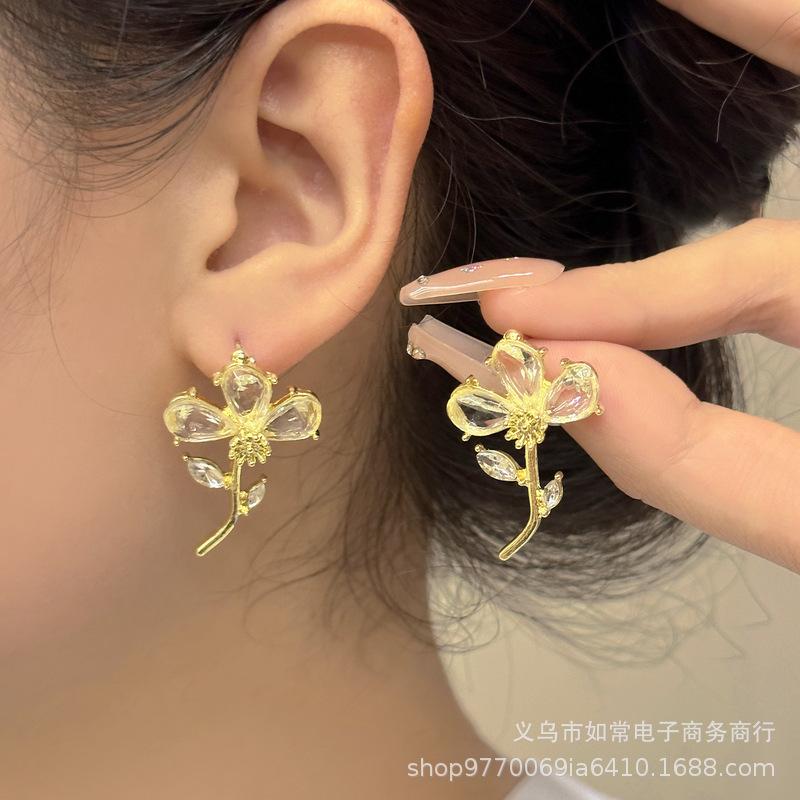 

Простые супер феерические милые цветочные серьги-гвоздики с маленьким темпераментом и высоким дизайном