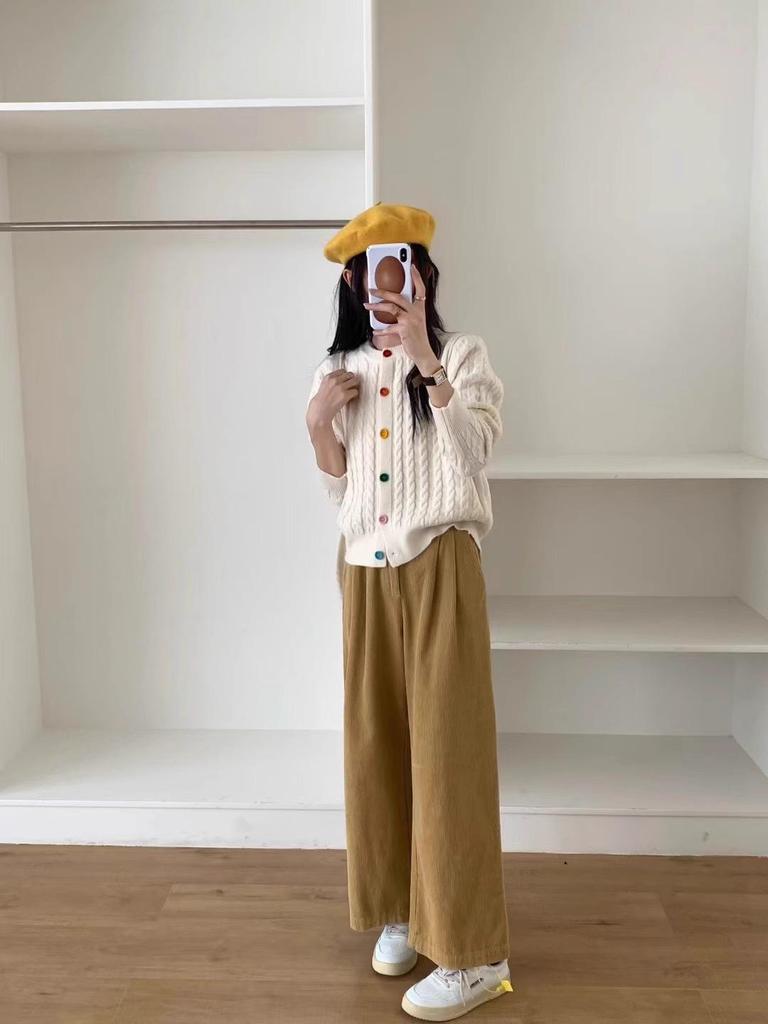 Women's Retro Cable Knit Cardigan: Soft, Warm, Round Neck, with Buttons - Casual Korean Style for Autumn/Winter.