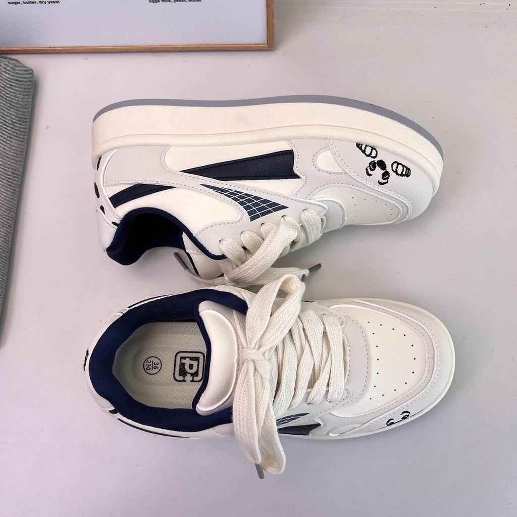 Women's Versatile 2025 Spring/Autumn Thick-Soled Fashionable White Shoes - Perfect with Skirts, Cute Board Shoes