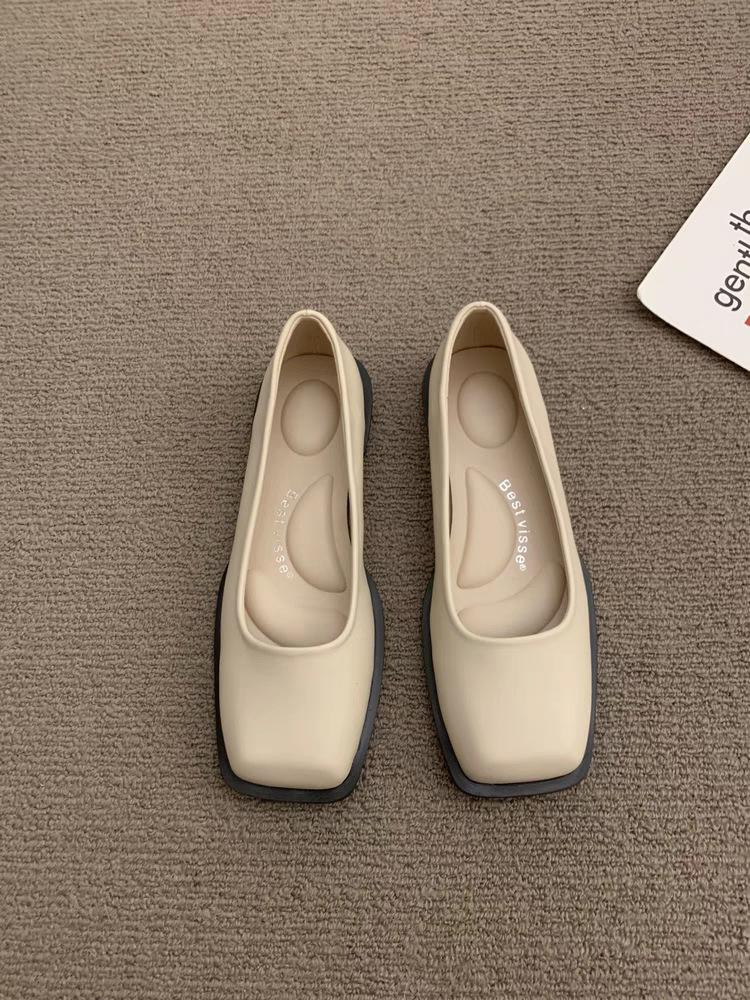 2025 summer new Hepburn style square head shallow mouth single shoes women's French fashion low heel small leather shoes women's casual single shoes