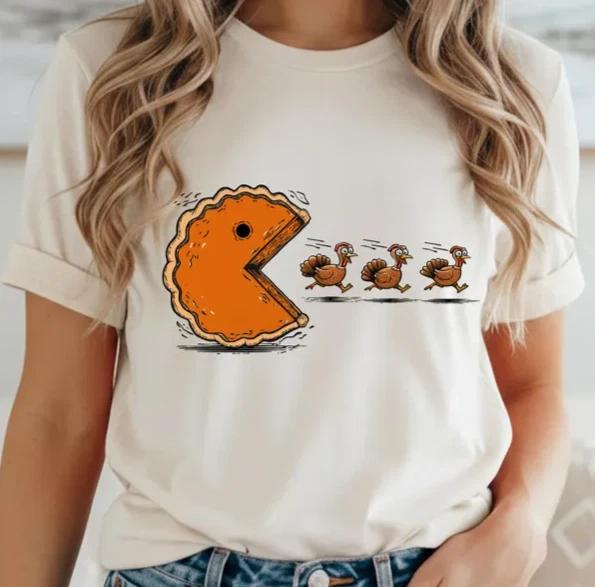 Pumpkin Pie Chasing Turkeys Tee Funny Thanksgiving Shirt Turkey Day Humor T-Shir L
